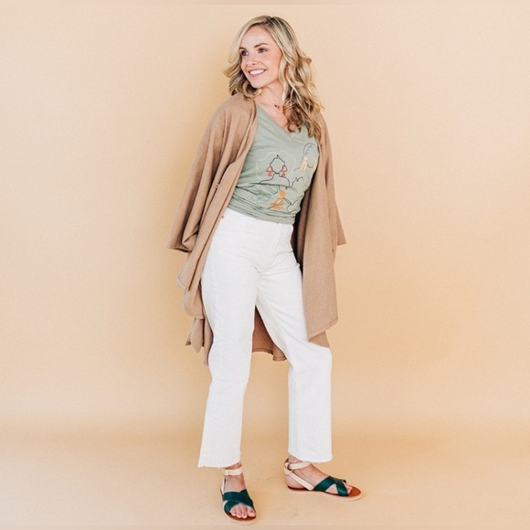 NWT Leather Sandals. See pictures for full details. Size 7 - Picture 5 of 9